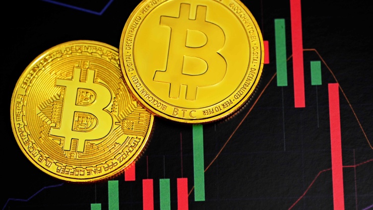 Bitcoin Faces Potential Further Decline to $50,000, Says Standard Chartered Bank