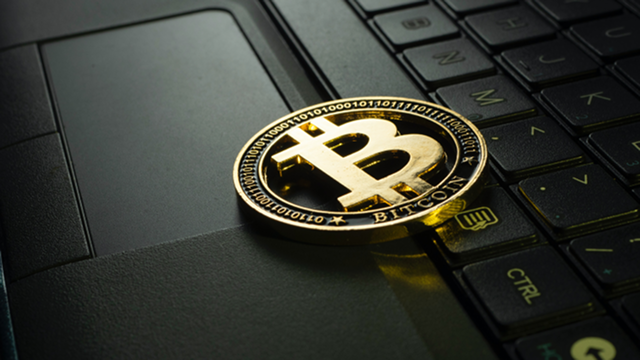 Bitcoin Posts Fourth Weekly Dip as Key Metric Signals Bottom