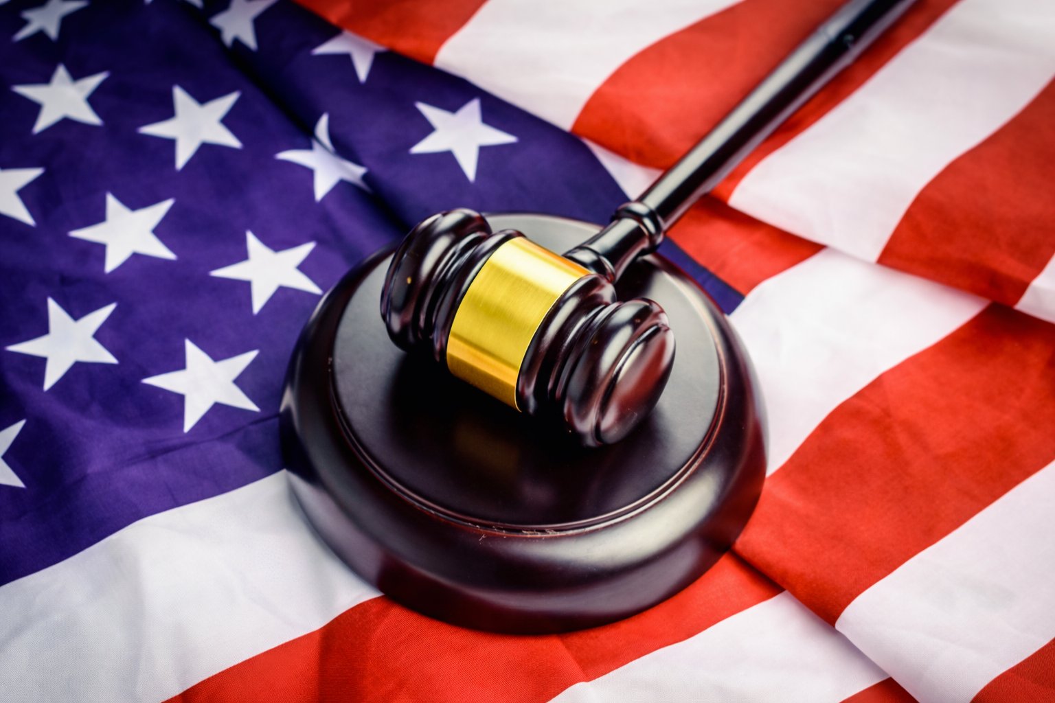 CLARITY Act Given 10% Odds Before Midterms as Industry Eyes Regulators