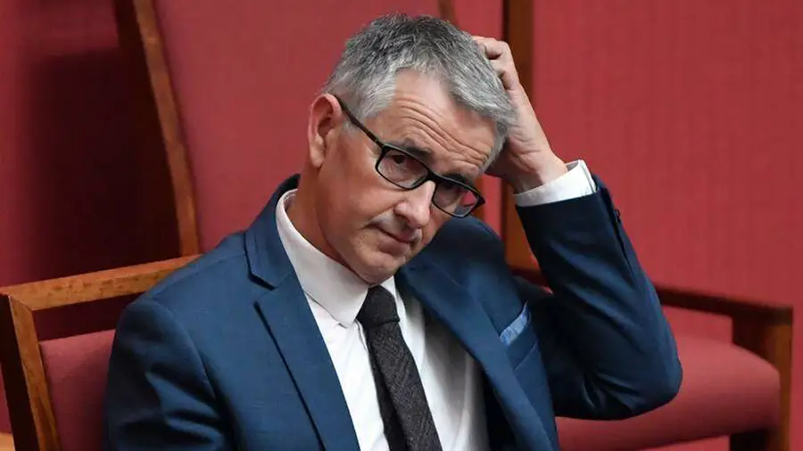 Австралийский сенатор Джерард Ренник назвал биткоин финансовой пирамидой