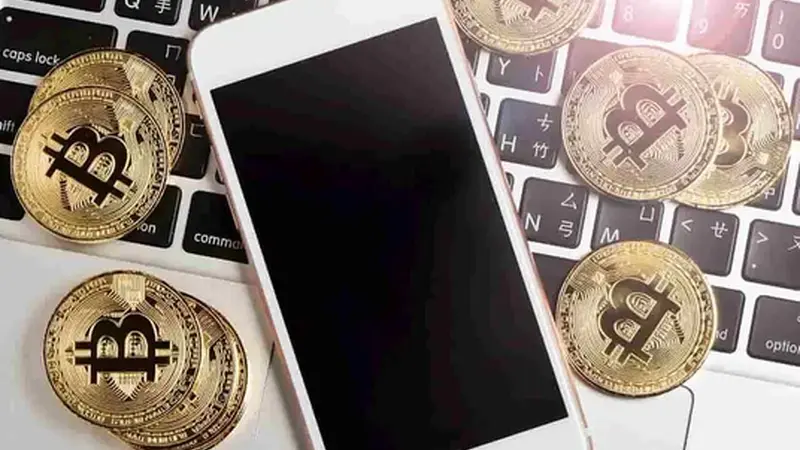 What is the cost of an iPhone 15 in Bitcoin?