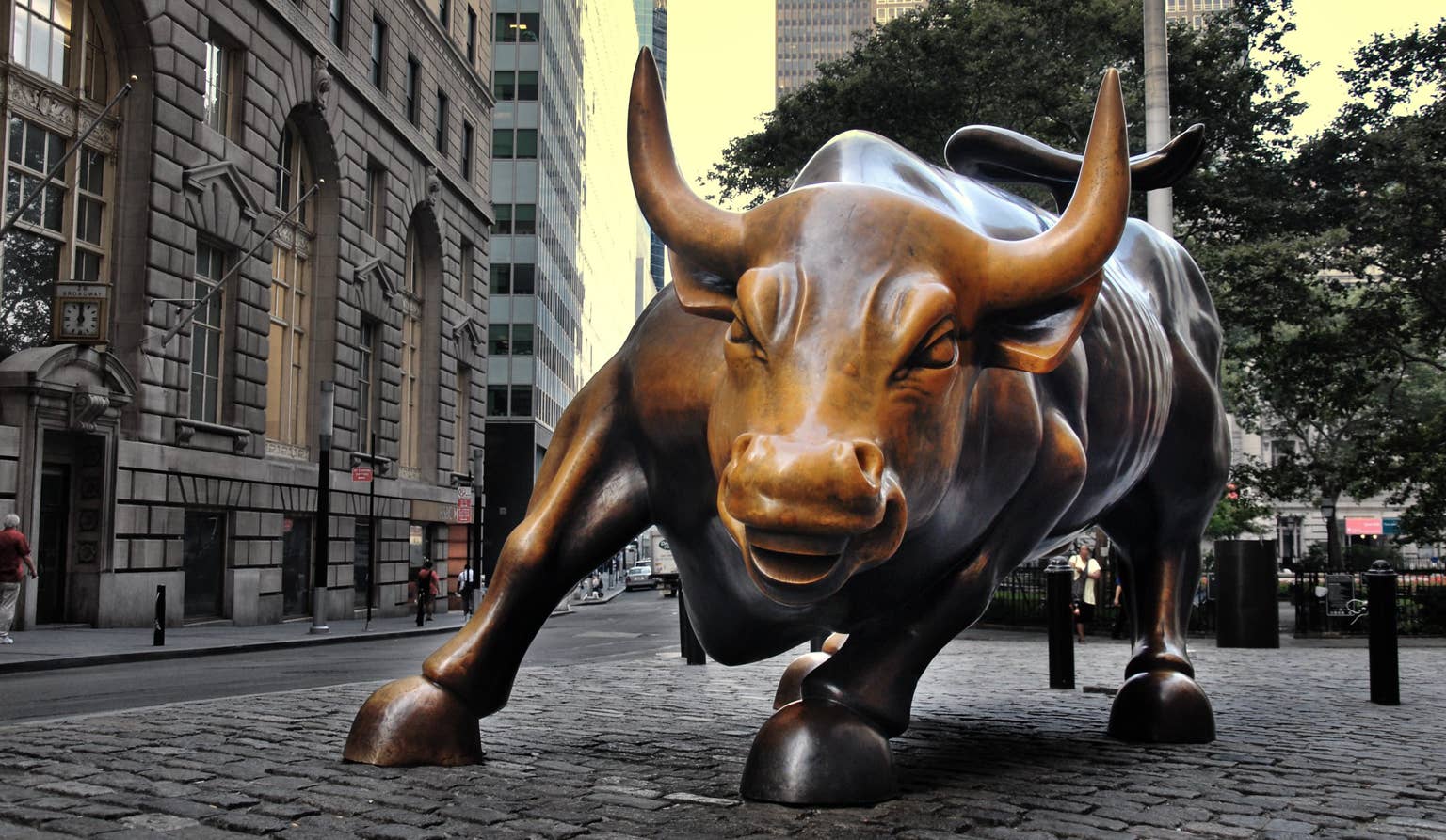 Popular Bitcoin miner insider dumps $2 million in shares near all-time high