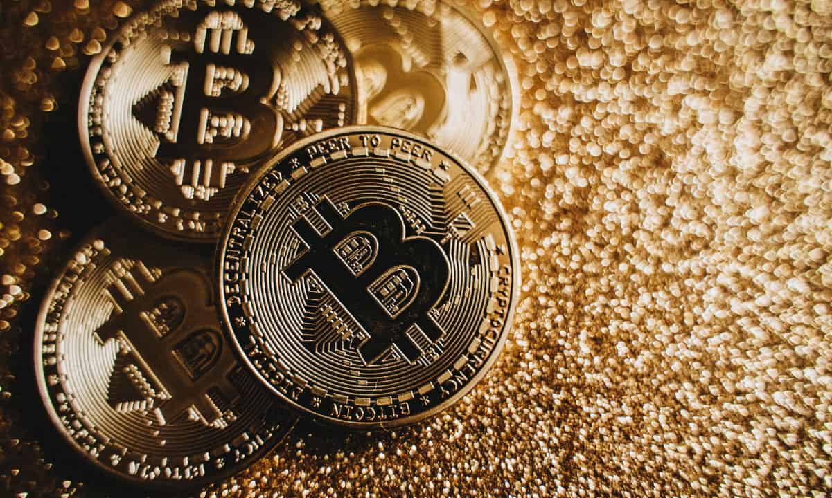 Bitcoin Poised for Huge Gains as Gold Correlation Suggests Late November Surge