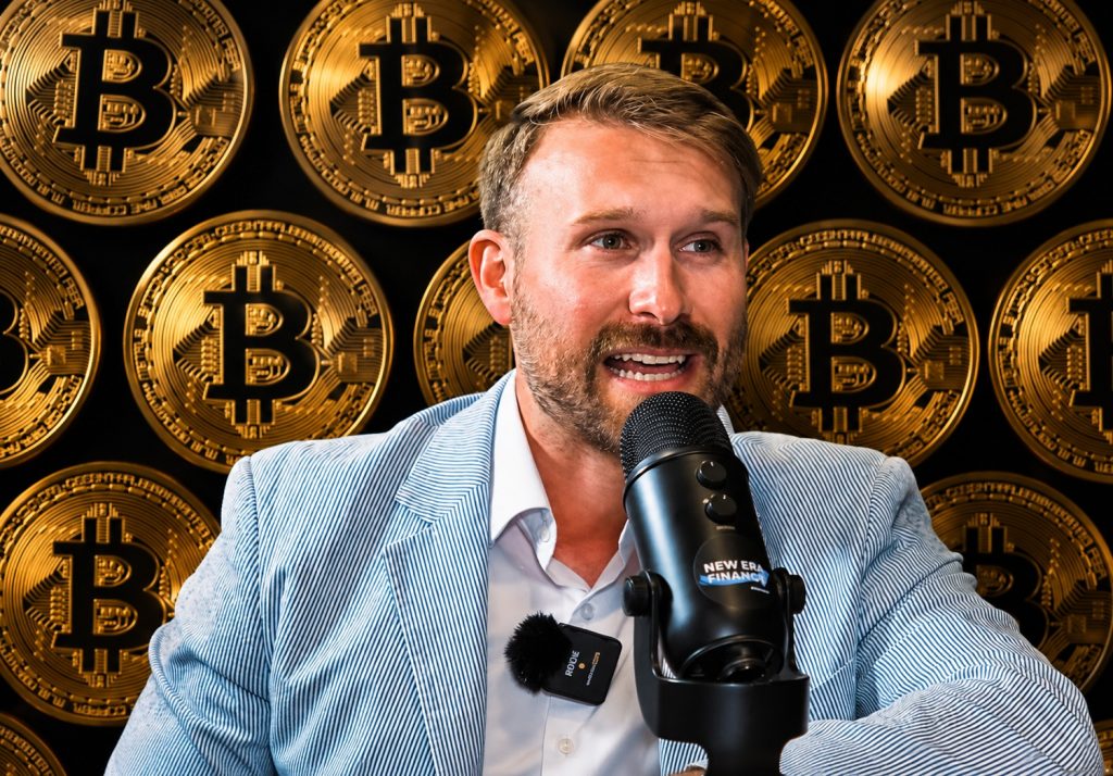 Bloomberg Analyst: “Retail Investors Are Fleeing Bitcoin, While Wall Street Is Quietly Stockpiling It”