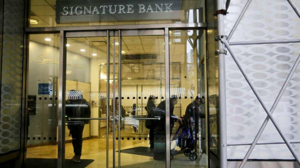 Ex-Signature execs unveil N3XT, a full-reserve bank