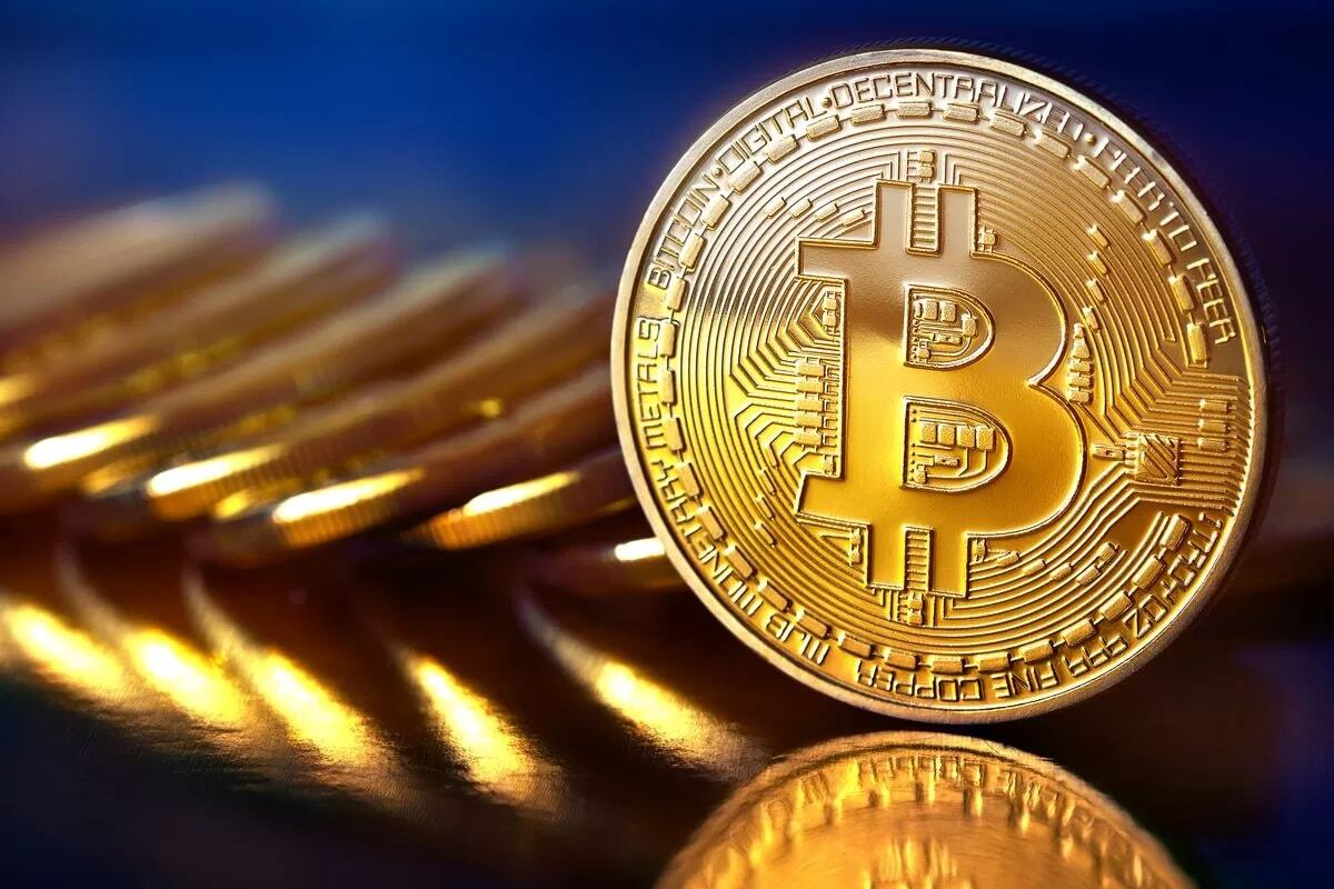 Bitcoin Slips Under $87K as $200M in Longs Get Wiped Out