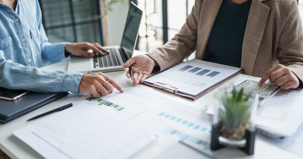 Standard Chartered and Coinbase Expand Crypto Services