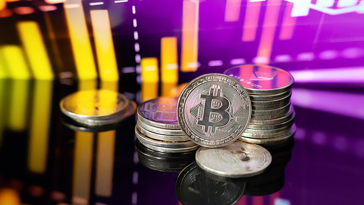 Major Changes in Bitcoin Holding Patterns Raise Market Questions