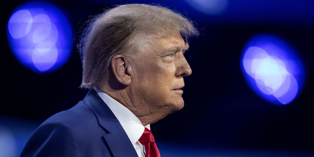 Trump’s Tech Tariff Relief Boosts Bitcoin Amid Trade War Uncertainty