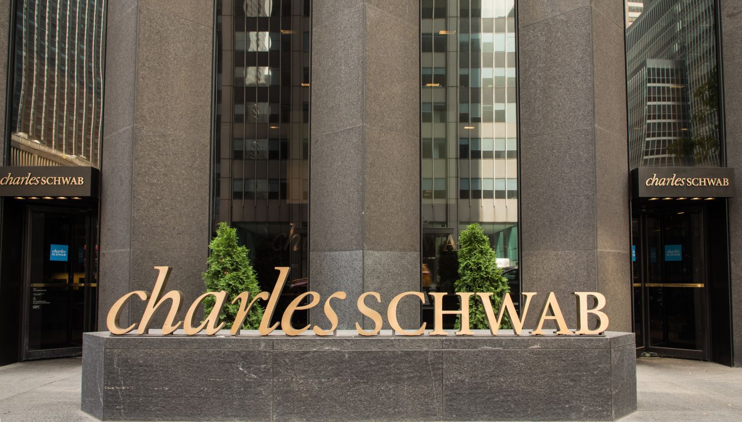 Charles Schwab Spot Bitcoin And Ethereum Trading Goes Live In Q2 With Paxos Custody