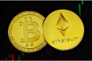Investors Flock to Bitcoin (BTC) ETFs, Abandon Ethereum (ETH) ETFs