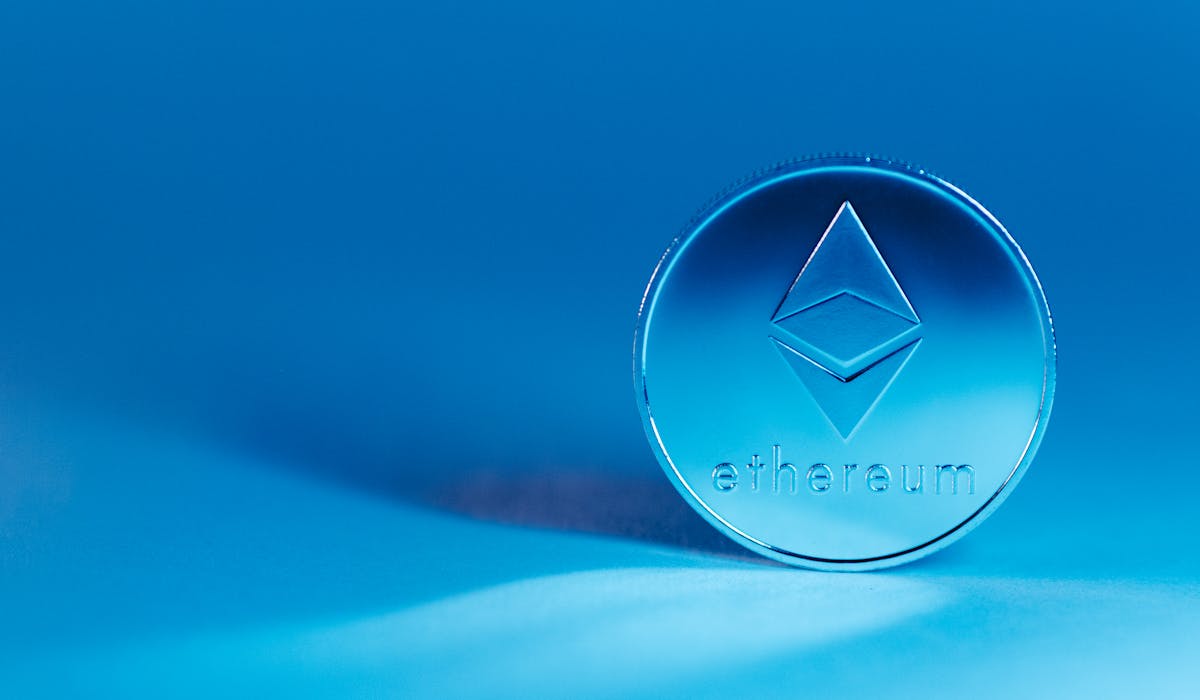 ETH to $20K? Van de Poppe’s Bombshell as Institutions Pour $385M Into Ethereum