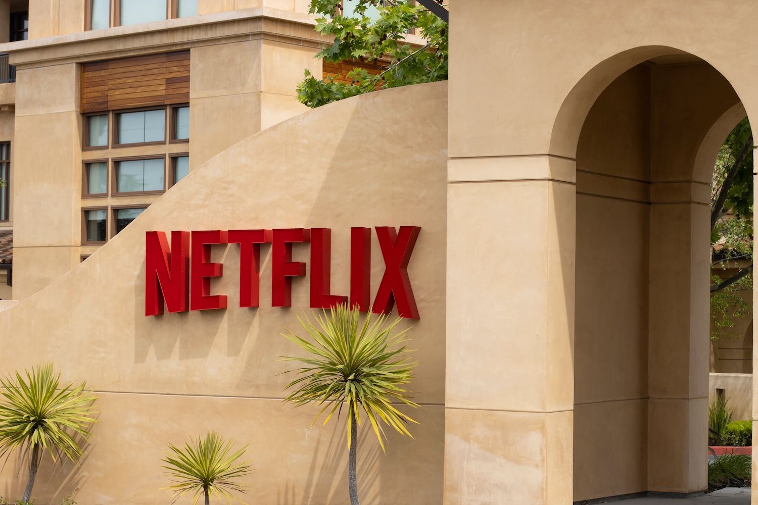 Netflix Shows 1,000 Workers The Door As YouTube And TikTok Close In