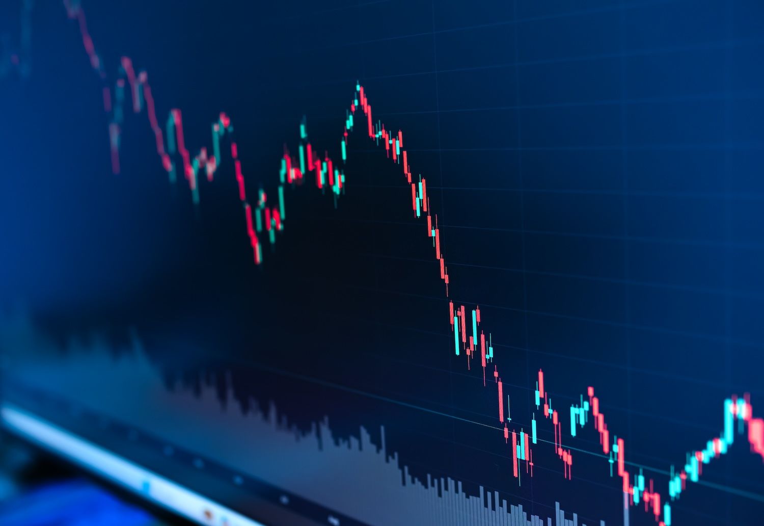 Crypto Traders Held Positions After $2B November Crypto Wipeout