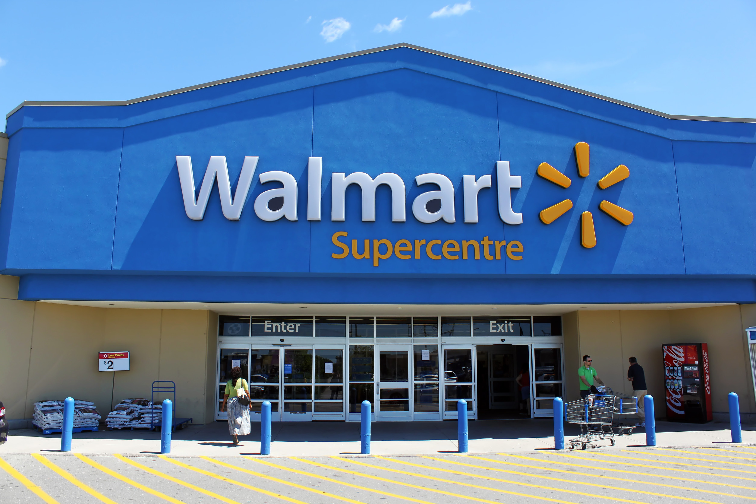 From Boycotts to Buybacks: Why Walmart Outshines Target in 2025