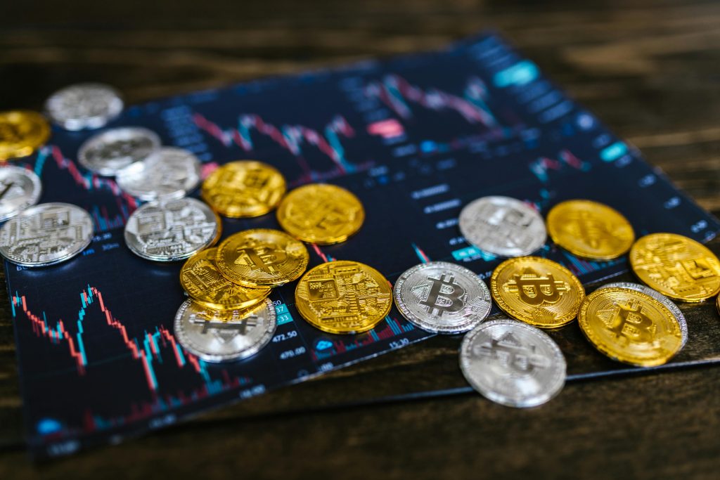 Experienced Analyst Explains Why Bitcoin And Altcoins Fell, Points To This Date For Recovery