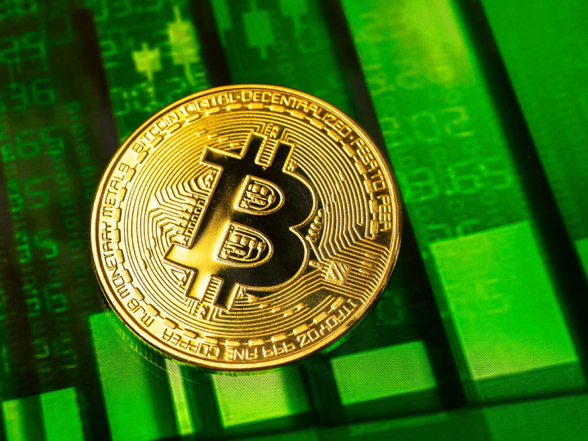 Bitcoin Celebrates 15 Years with Green BTC Price Twist