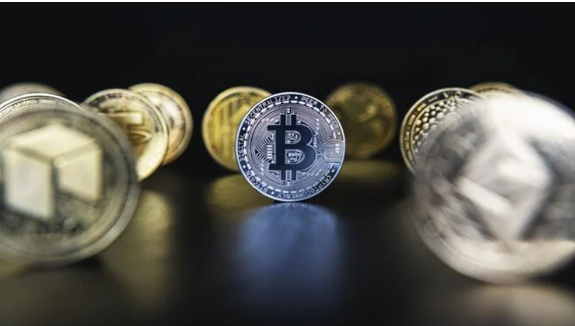 Massive Sell-Offs in Bitcoin and Ethereum as the Year Ends! “The Reason: The USA!” – Meanwhile, Buying Continues in Two Altcoins!