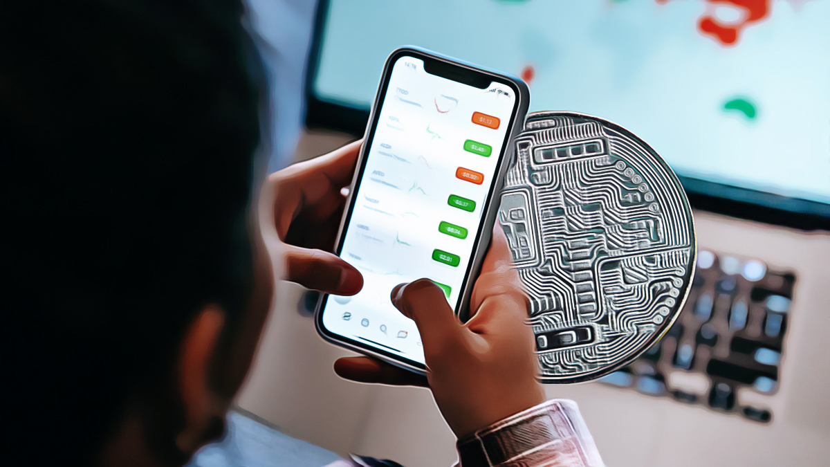 Analysts Predict Potential Bitcoin and Altcoin Growth This October