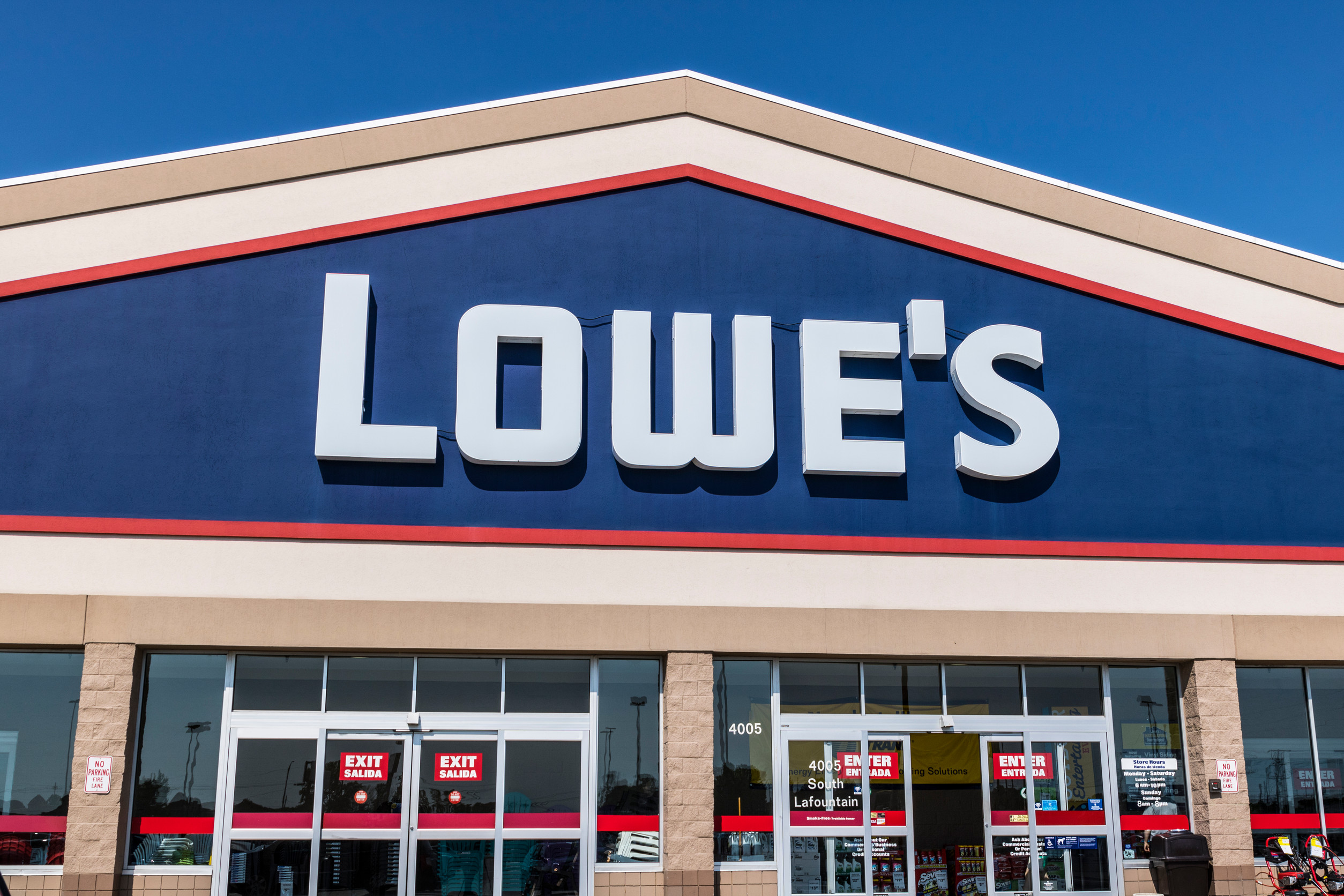 Lowe’s (LOW) Posts Q3 EPS Beat and Slight Revenue Miss