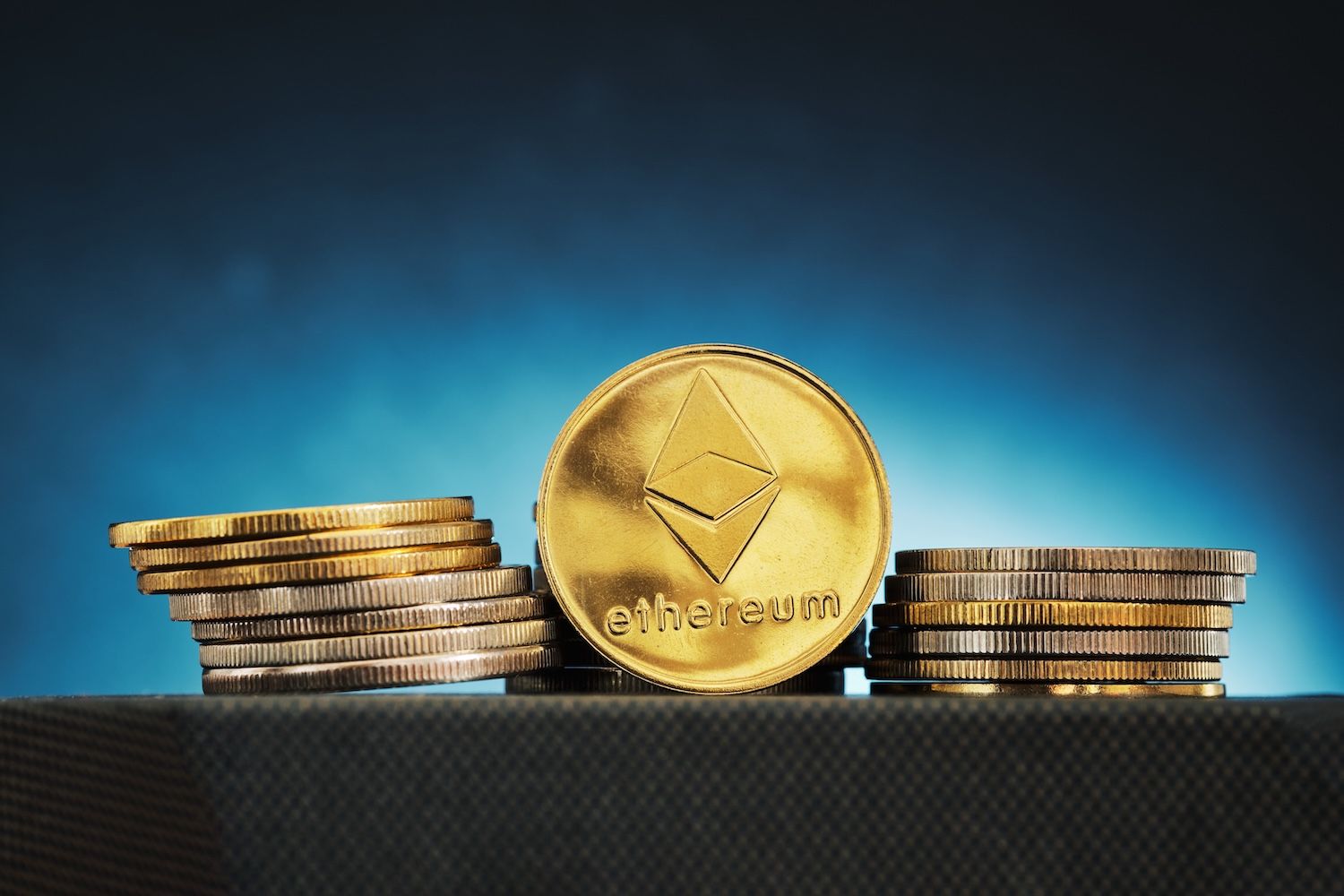 Ethereum's Multi-Year Pattern Indicates $2,000 Risk If December Closes Below Support