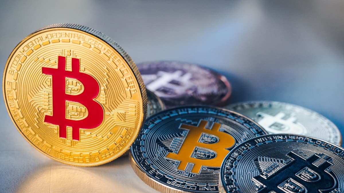 Bitcoin ETFs See $202M Outflow, Ending 9-Day Inflow Streak
