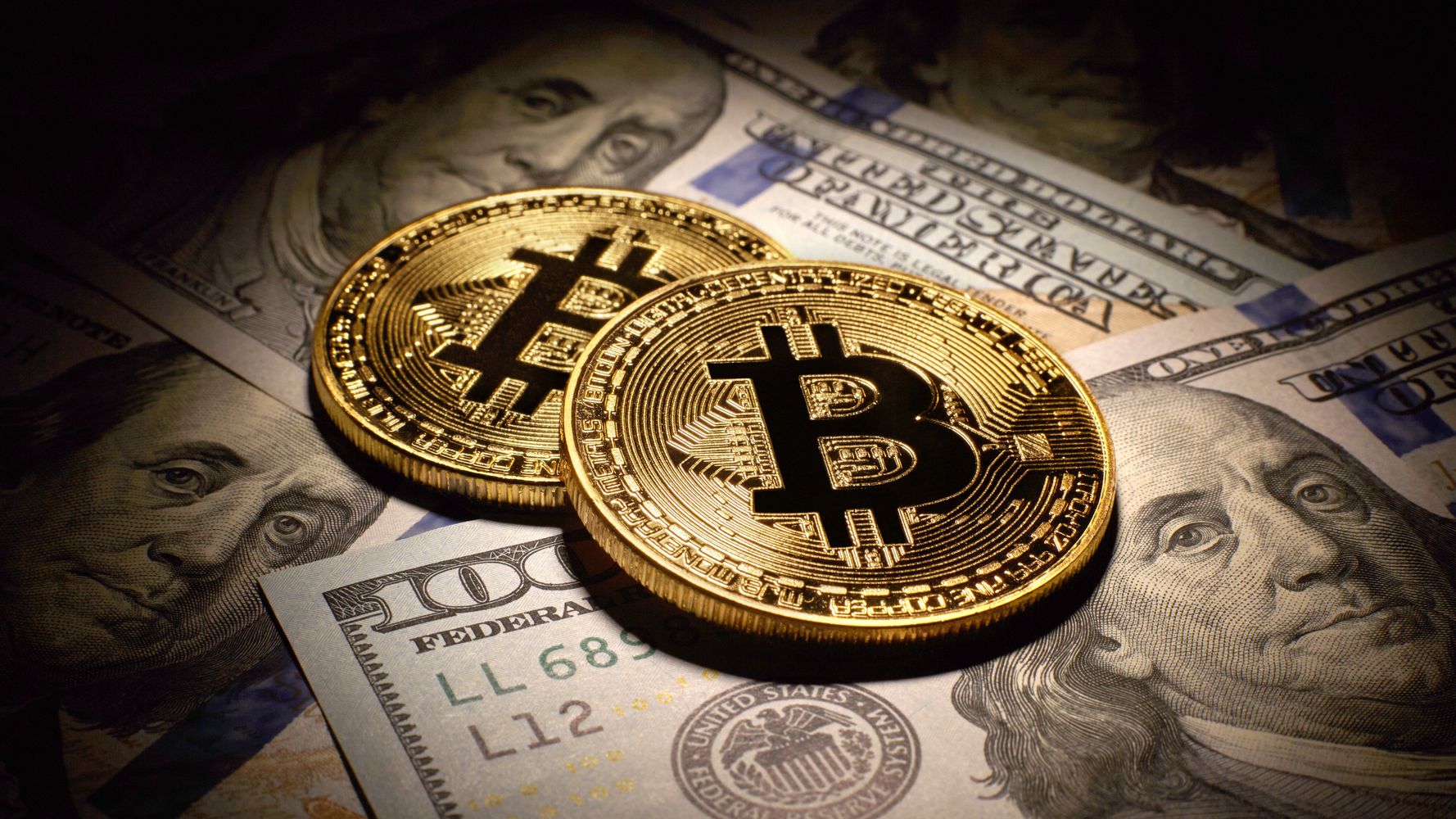 Is Bitcoin Bullish, Dollar (DXY) Bearish? Analytics Firm Reveals Best Strategy!