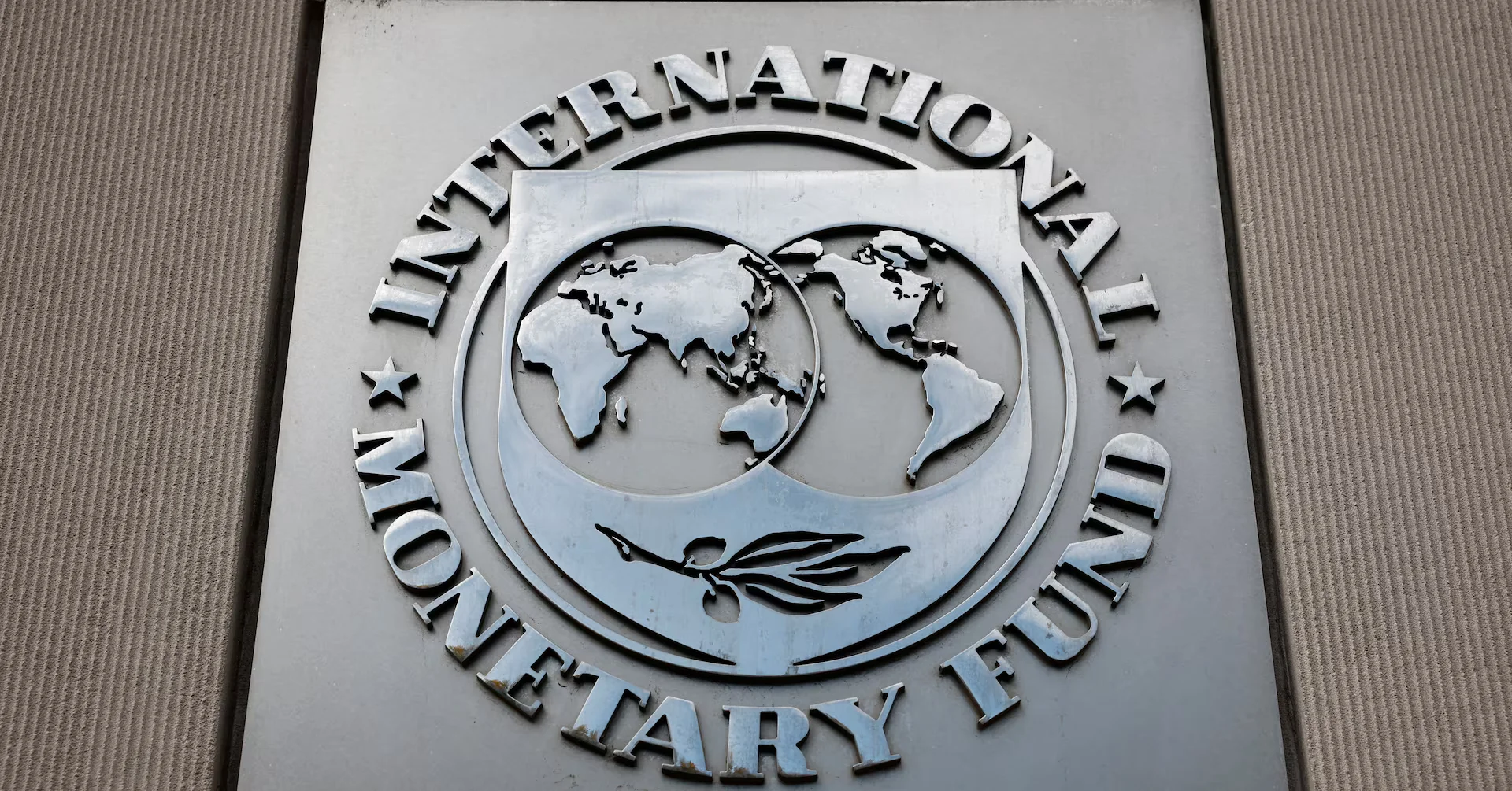 IMF Warns Stablecoins Could Quietly Replace Weak National Currencies