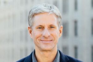 This $7 Billion In XRP Linked to Ripple Chairman Chris Larsen Sparks Discussion