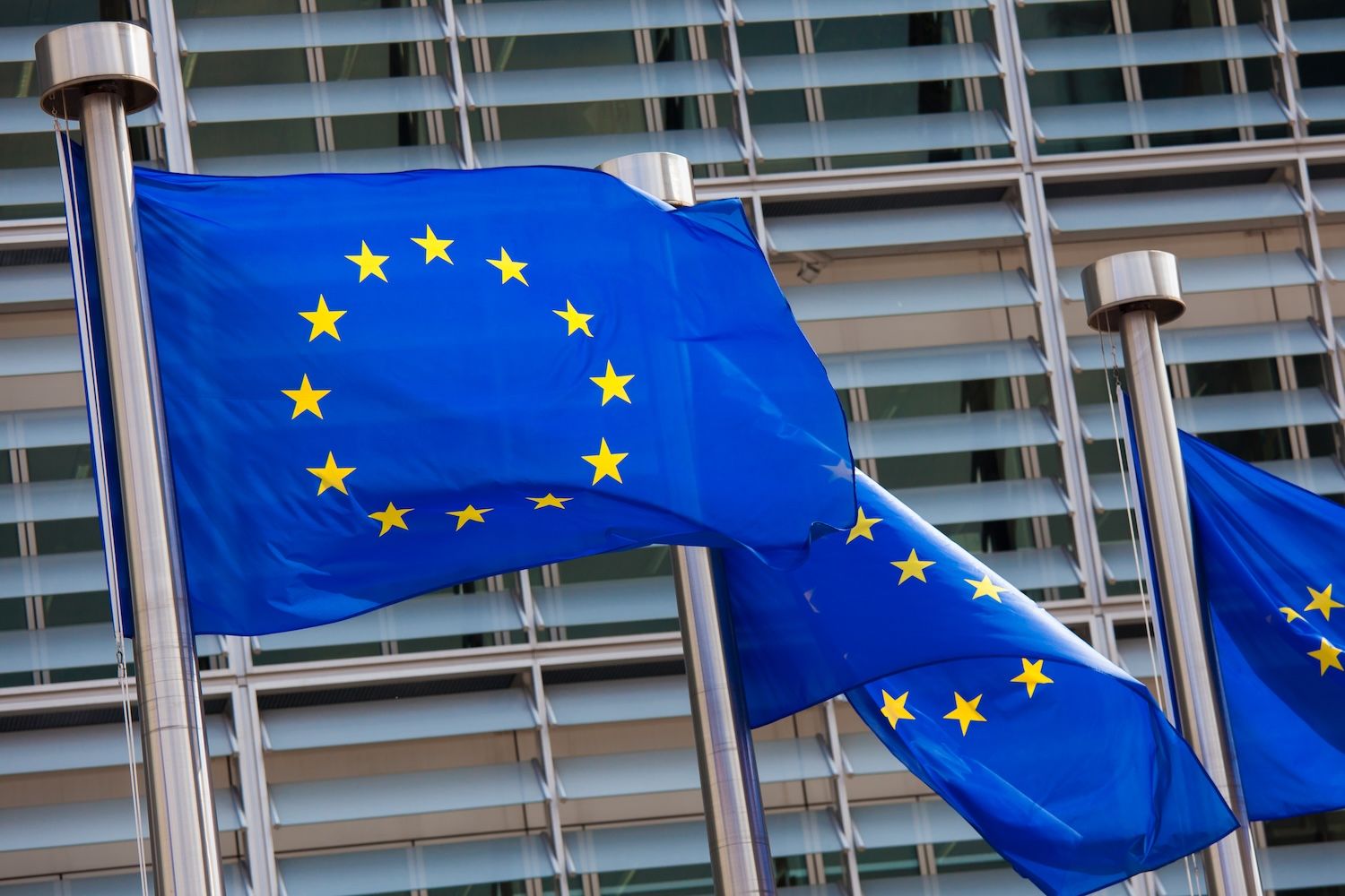 European Commission to Allow Cross-Border Stablecoin Interchangeability Under MiCA Rules