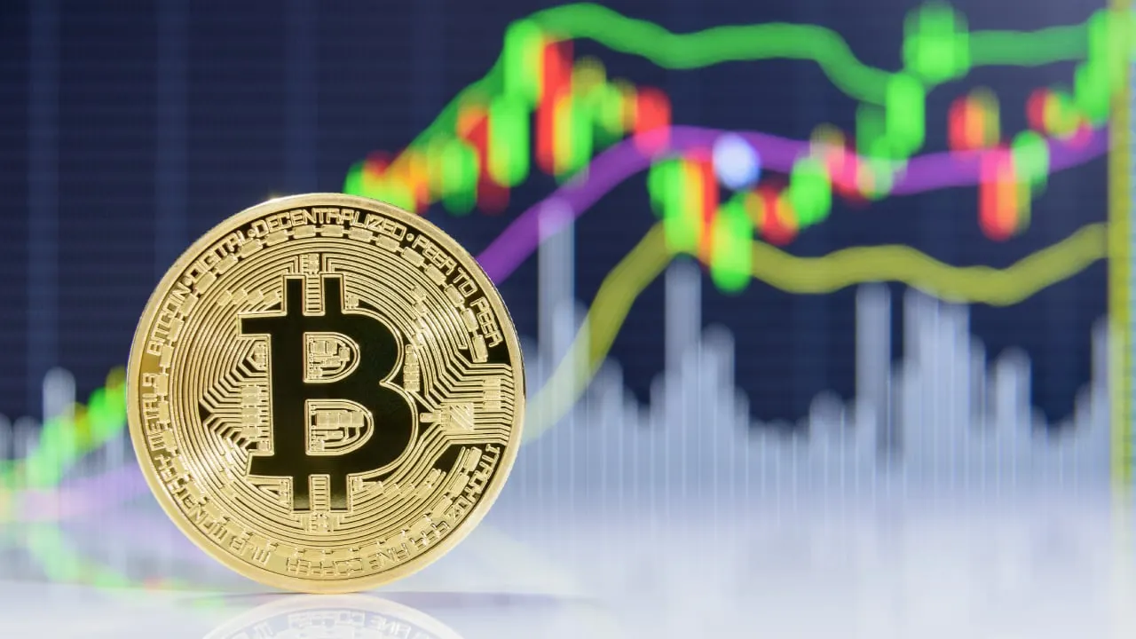 Bitcoin Headed to $175K Before Crashing to $34K, Analyst Predicts Shocker