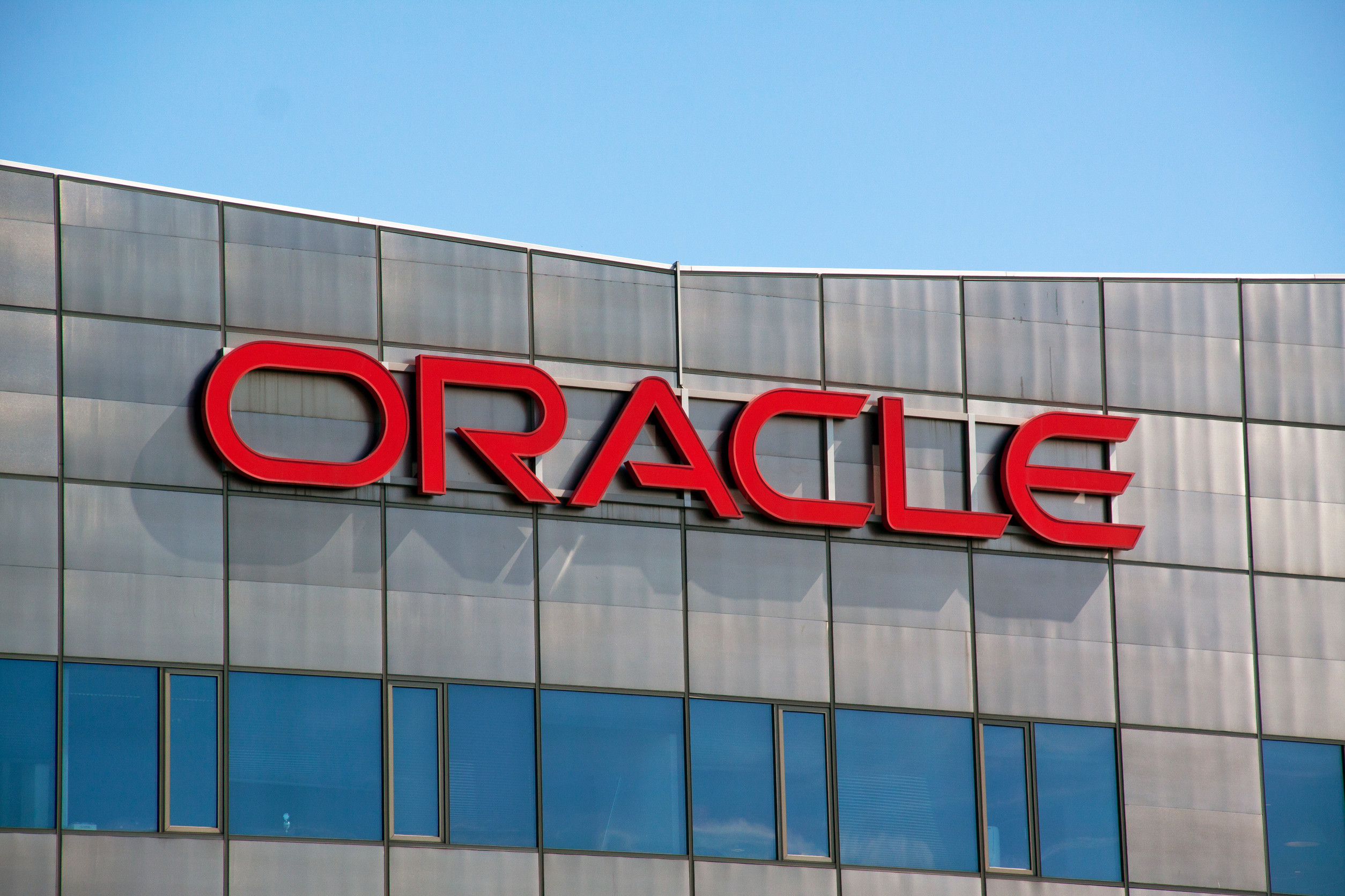 Why the Oracle Stock Plunge Doesn’t Signal an AI Bubble Pop, Yet
