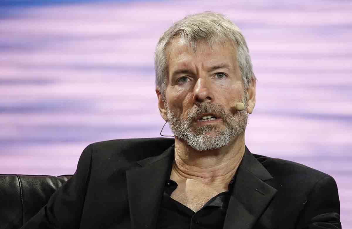 Saylor Downplays Wall Street Impact as Bitcoin Volatility Eases