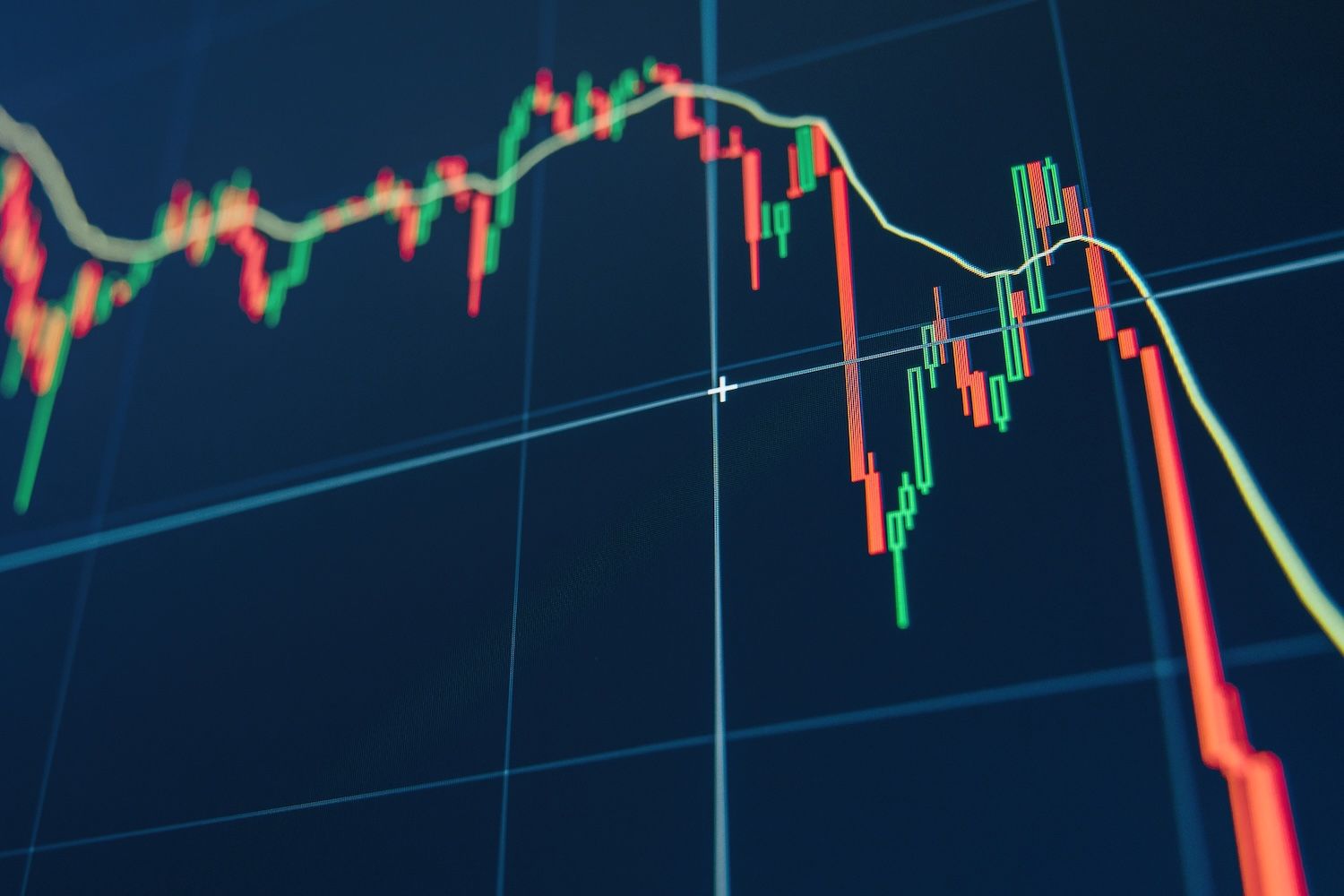 Solana Faces $200 Barrier as $300 Million in Tokens Hit Exchanges