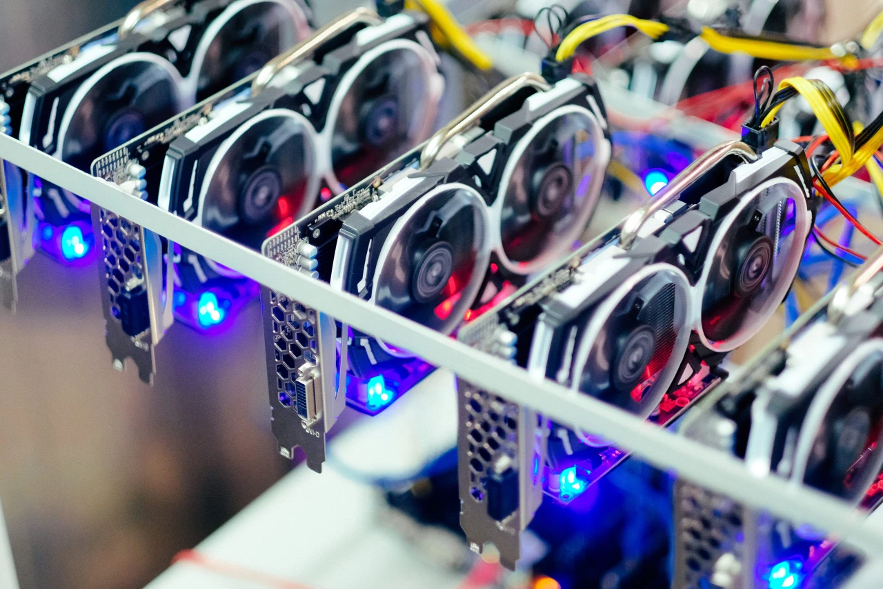 ‘Clean Cloud Act’ Targets Crypto Miners: Cut Emissions or Pay the Price