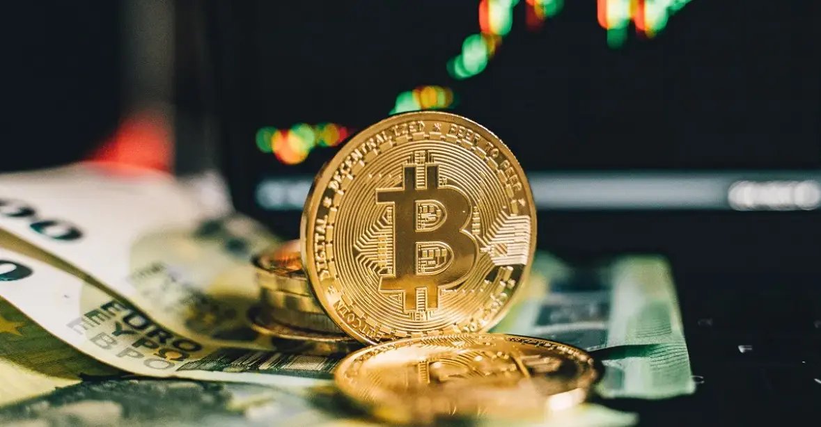 Bitcoin Faces Critical $59,000 Threat as Analyst Warns Bears Control Pattern